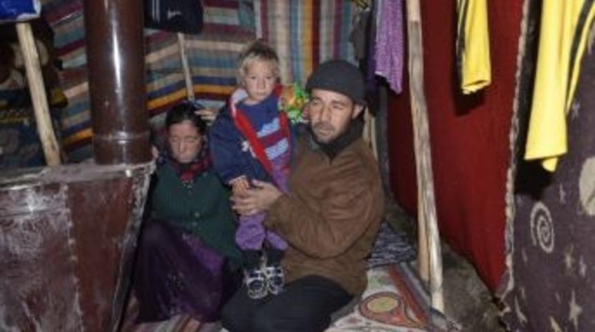 Bebekleri Donarak &Ouml;len M&uuml;lteci Ailenin Dramı