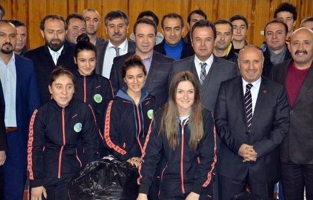 Tokat’ta Amatör Spor Kulüplerine Destek