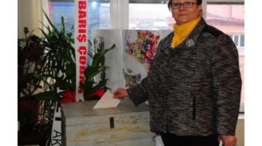 Uşak Chp’de İl Kadın Kolları Başkanı Seçildi