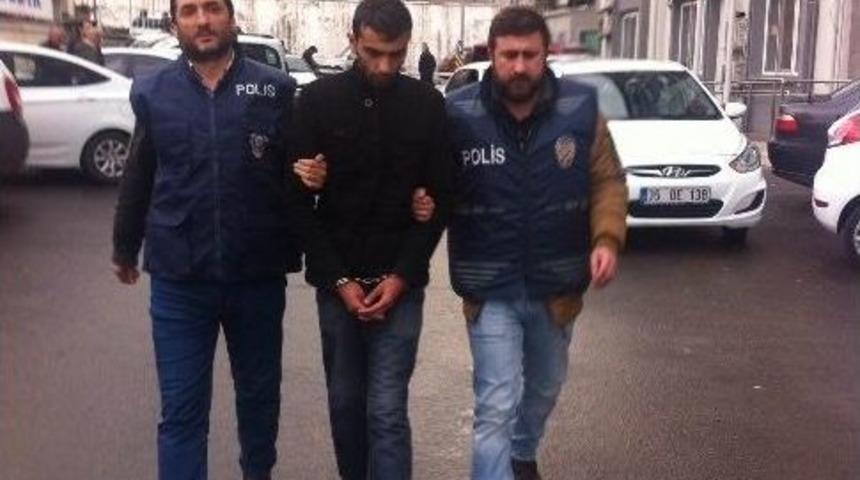 Gen&ccedil; Kadının Boğazını Kesen Katil Zanlısı Evde Para Aramış