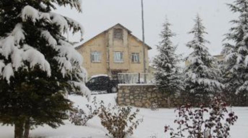 &Ccedil;emişgezek&rsquo;te Kar Tatili Uzatıldı