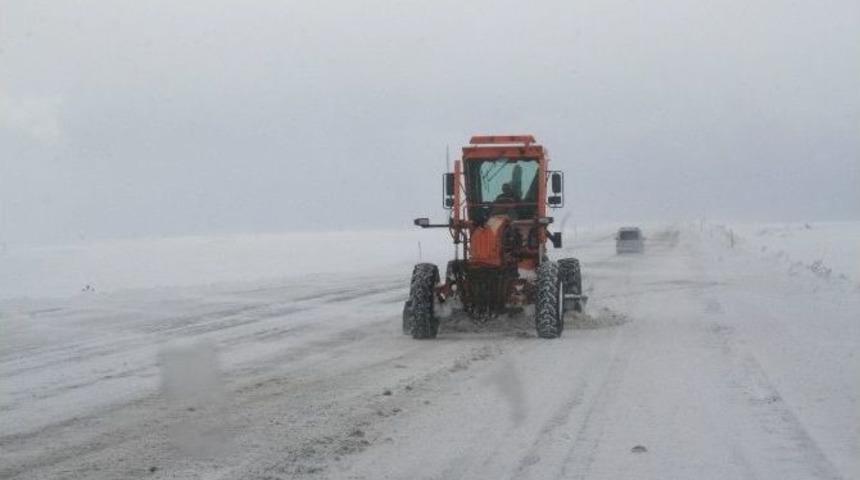 Kars&rsquo;ta 24 K&ouml;y Yolu Ulaşıma Kapalı
