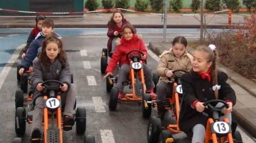 Atat&uuml;rk İlkokulu &Ouml;ğrencileri Trafik Eğitimi Aldı
