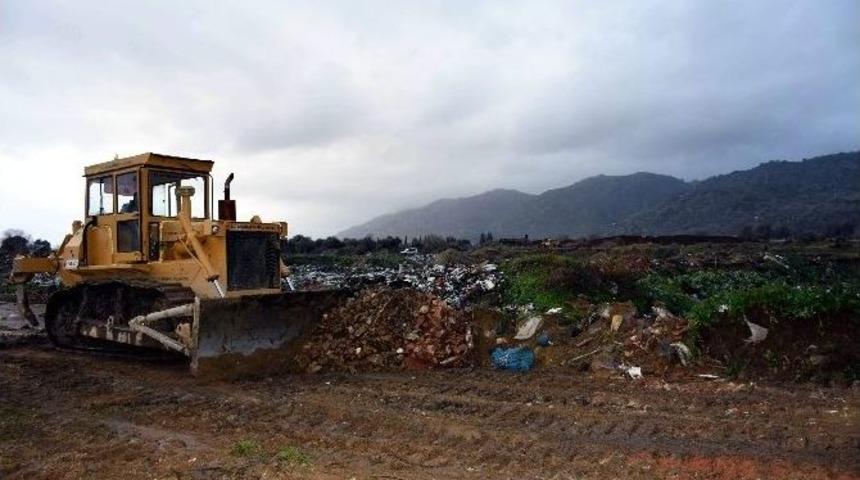 İncirliova Belediye Başkanı G&uuml;rşat Kale, &Ccedil;&ouml;plere Savaş A&ccedil;tı