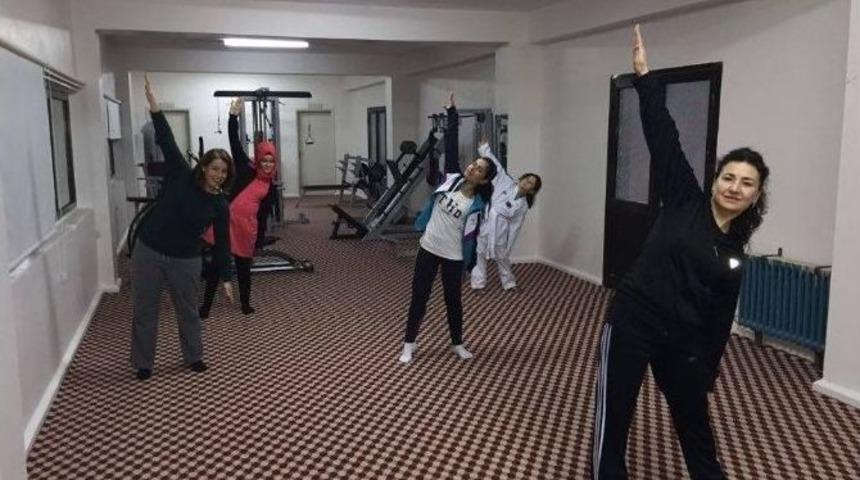 Ş&uuml;kriye &Ouml;zdilekler: Bayanları Sağlıklı Yaşama Davet Ediyorum