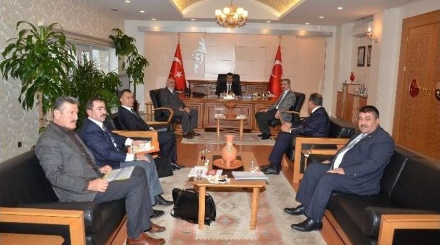 Vali D&uuml;zg&uuml;n Birlik Başkanlarını Kabul Etti