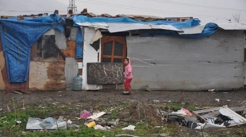 Barakalarını Kendileri Yıkıyor