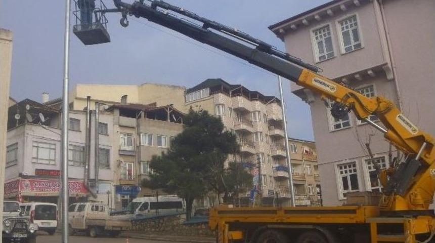 Bilecik&rsquo;te Caddeler Işıl Işıl Olmaya Devam Ediyor