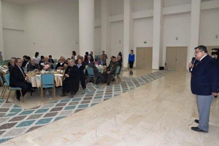 Rektör Prof. Dr. Azmi Özcan’a, ’’fahri Hemşehrilik Beratı’’ G1