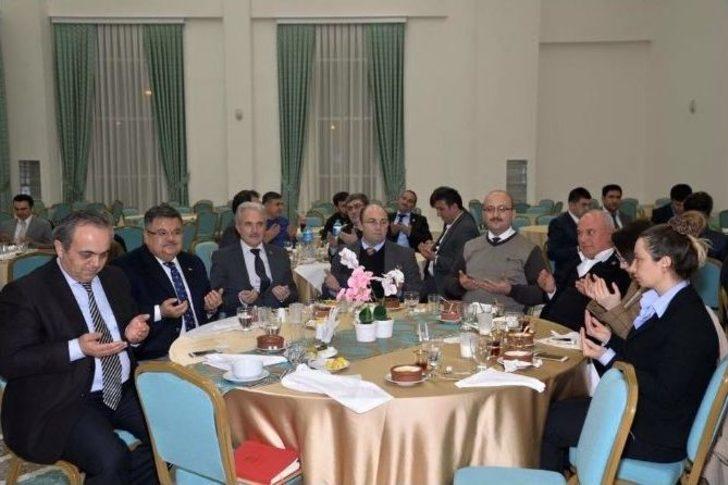 Rektör Prof. Dr. Azmi Özcan’a, ’’fahri Hemşehrilik Beratı’’ G2