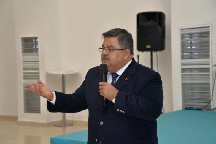 Rektör Prof. Dr. Azmi Özcan’a, ’’fahri Hemşehrilik Beratı’’ G3