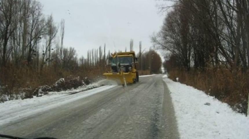 Burdur&rsquo;da 81 K&ouml;y Yolunda, Karla M&uuml;cadele
