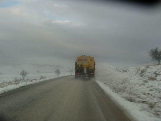 Burdur&rsquo;da 81 K&ouml;y Yolunda, Karla M&uuml;cadele 1