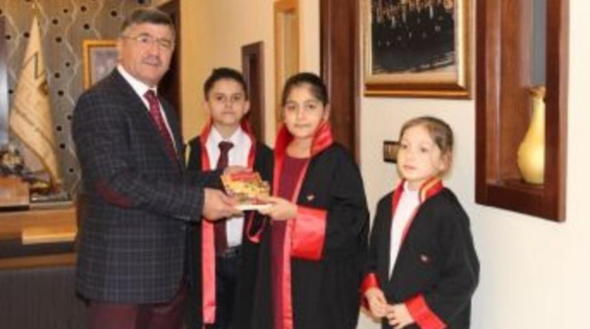 Geleceğin Hakim Ve Savcılarından Başkan Akdoğan&rsquo;a Ziyaret