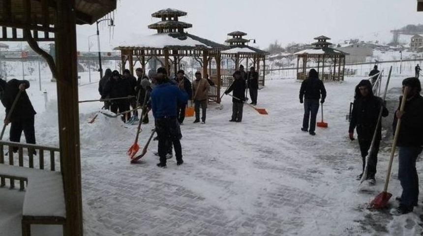 &Ccedil;at Belediyesi&rsquo;nin Karla M&uuml;cadele &Ccedil;alışmaları