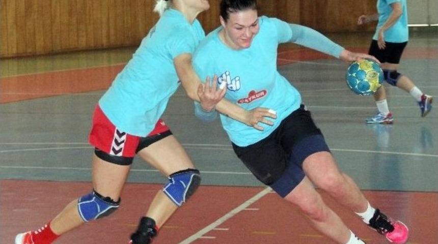 Ardeşen Gsk Bayan Hentbol Takımı Rusya Yolcusu