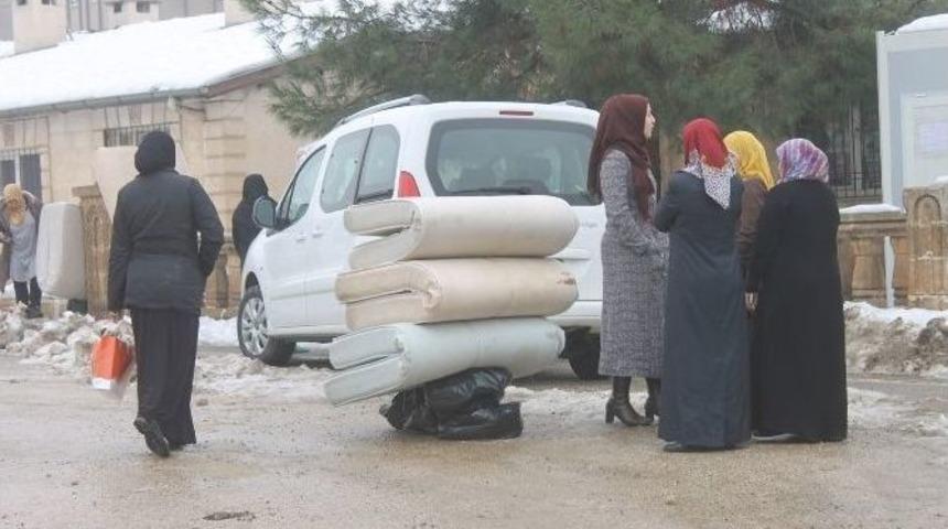 (&ouml;zel Haber) Mardin-suriye Yardımlaşma Platformu &Ccedil;abalarını S&uuml;rd&uuml;r&uuml;yor