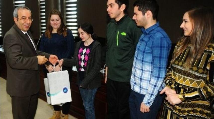 Romanyalı &Ouml;ğrenciler Rekt&ouml;r Battal&rsquo;ı Ziyaret Etti