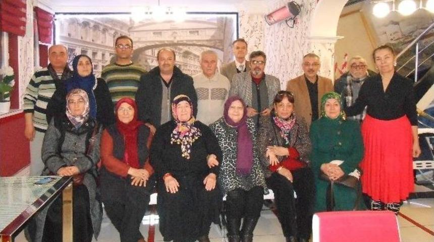 Eskişehirli Sanat&ccedil;ılardan Pide Salonunda &rsquo;&rsquo;şiir Ve Musiki&rsquo;&rsquo; Dinletisi