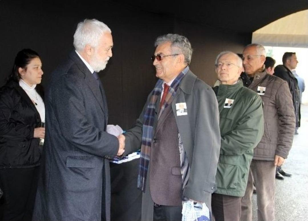 Spor Yazarı &Ouml;mer &Uuml;r&uuml;nd&uuml;l&rsquo;&uuml;n Babası Son Yolculuğuna Uğurlandı