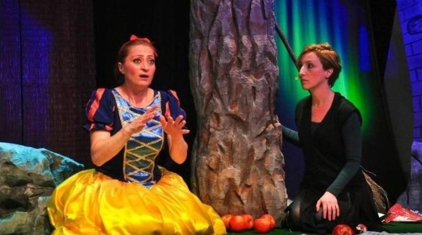 D&uuml;şevi&rsquo;nden &ldquo;beyaz Atlı Prens&rdquo; Galası