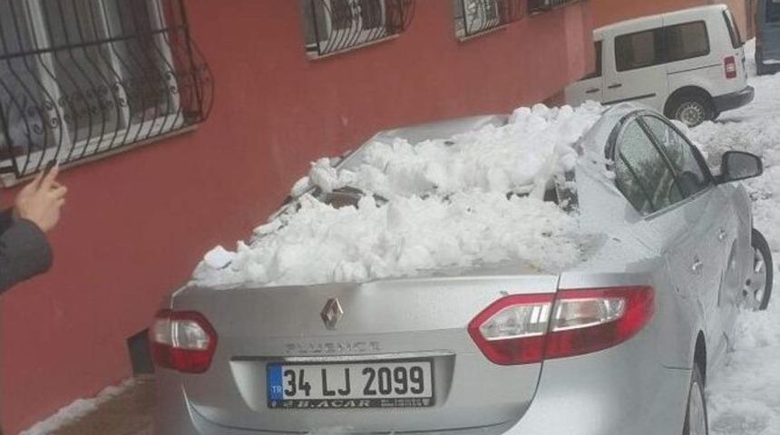 Siirt&rsquo;te Kar K&uuml;tlesinin D&uuml;şt&uuml;ğ&uuml; Ara&ccedil;lar Zarar G&ouml;rd&uuml;