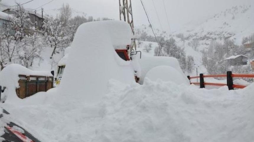 Mutki&rsquo;de Kar Yağışı