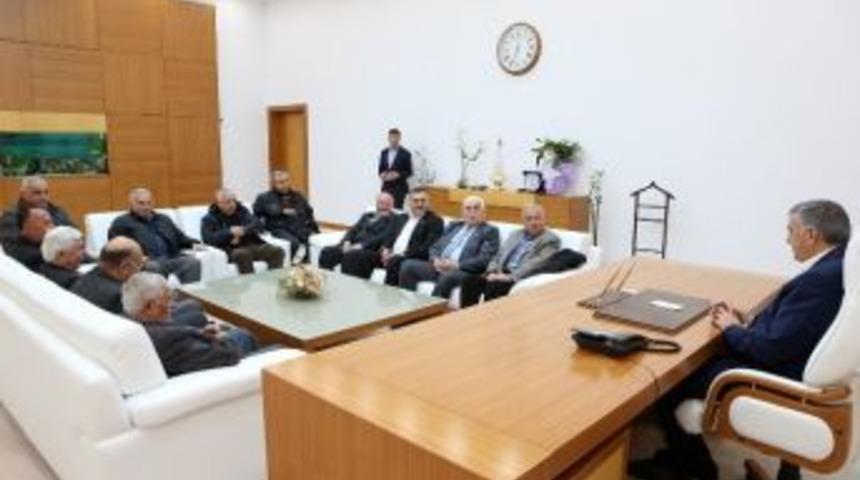 Başkan To&ccedil;oğlu, Hendek Muhtarlar Derneği Başkanı Ve Heyetini Makamında Ağırladı