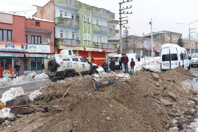 Şırnak’ta Zırhlı Araca Saldırı: 1 Polis Yaralandı