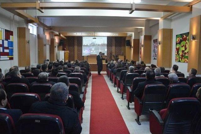 Eğitimci Yazar Ali Erkan Kavaklı Edremit’te Seminer Verdi