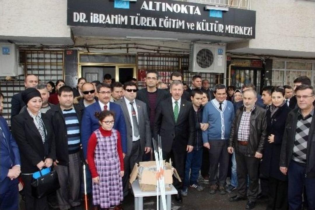 G&ouml;rme Engellilere Re&ccedil;eteyle Beyaz Baston