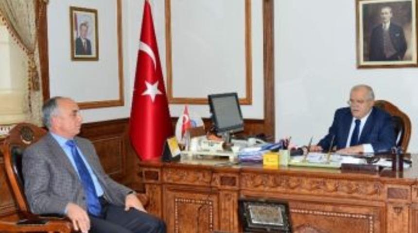 Karayolları 6. B&ouml;lge M&uuml;d&uuml;r&uuml; Aydın Doğan Kırşehir Valisini Yaşanan Otob&uuml;s Kazaları Hakkında Bilgilendirdi