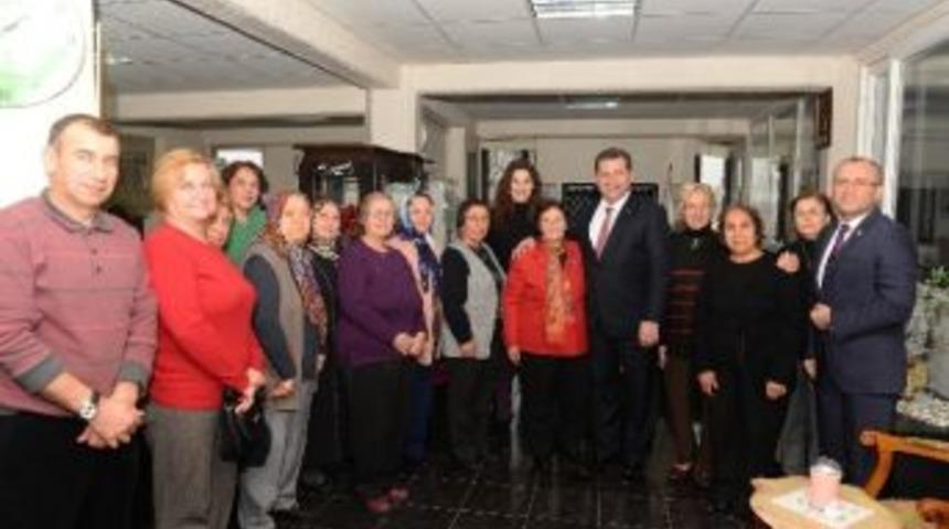 Anneler İstiyor, Karesi Yapıyor