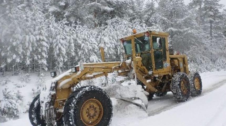 B&uuml;y&uuml;kşehir S&uuml;ndiken Dağlarında Kapanan Yolları A&ccedil;ıyor