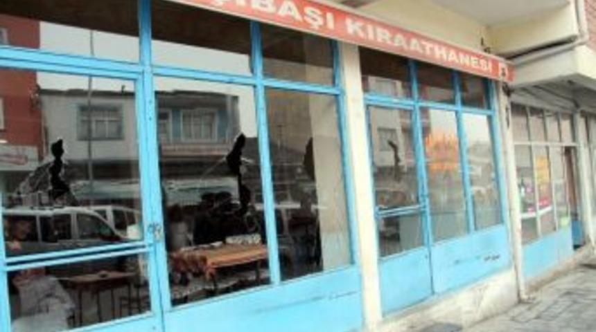 &Ccedil;arşıbaşı&rsquo;nda D&uuml;kk&acirc;nların Camları Kırıldı