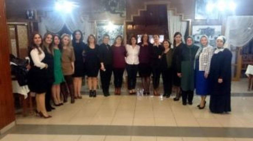 G&ouml;n&uuml;ll&uuml; Annelerden &Ouml;ğrencilere Destek