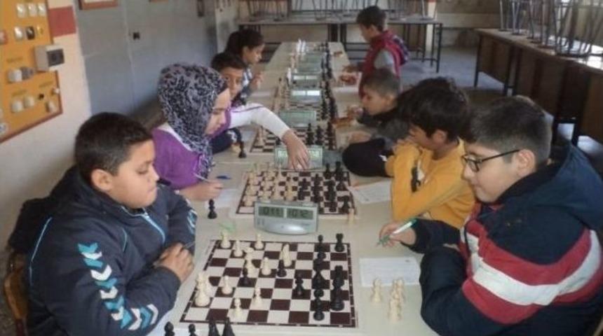 Sandıklı&rsquo;da Hızlı Satran&ccedil; Turnuvası D&uuml;zenlendi