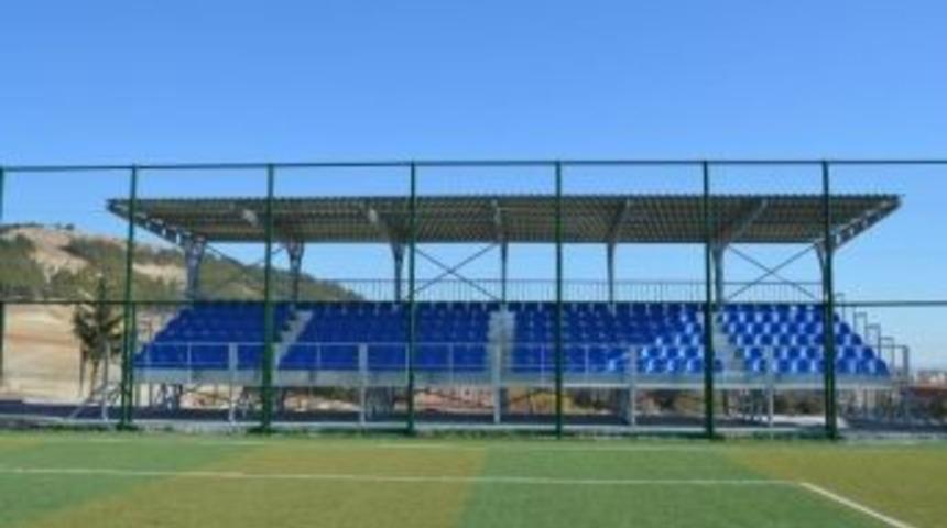Altınşehir Ve Esentepe Stadına Yeni Trib&uuml;n Yapıldı