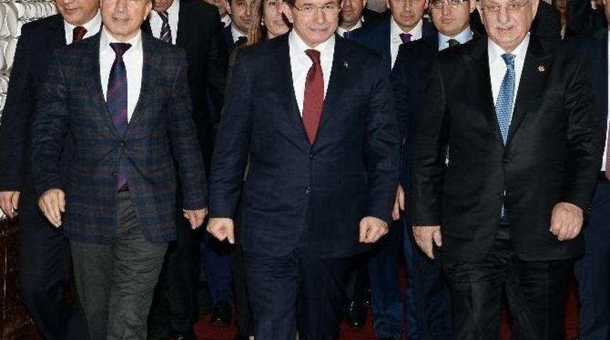 Meclis Başkanı Kahraman Başbakan Davutoğlu&rsquo;nu Kabul Etti