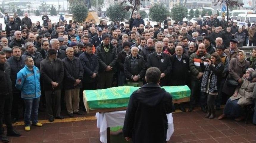 Giresun&rsquo;da Kalp Krizi Ge&ccedil;irerek Hayatını Kaybeden Hal M&uuml;d&uuml;r&uuml; H&uuml;seyin Yılmaz, Son Yolculuğuna Uğurlandı