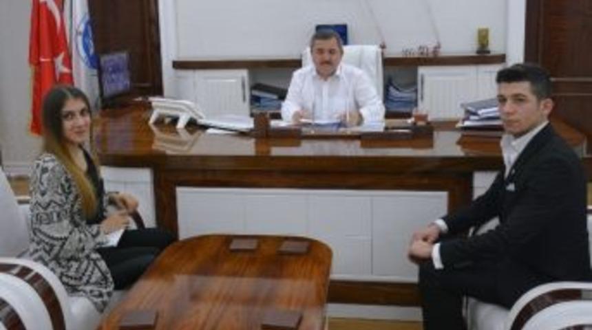 &Ouml;ğrenciler Başkan Anlayan&rsquo;a "fikrimir" Projelerini Tanıttı