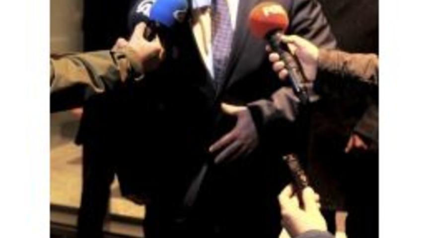 İstanbul Emniyet M&uuml;d&uuml;r&uuml;, Yaralı Polis Memurunu Ziyaret Etti