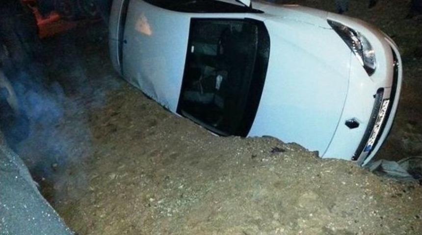 Ceylanpınar&rsquo;da Otomobil &Ccedil;ukura D&uuml;şt&uuml;