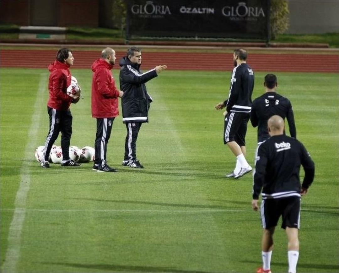 Beşiktaş, Devre Arası Hazırlıklarını S&uuml;rd&uuml;rd&uuml;