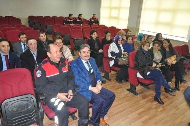 Polislerden Öğretmenlere Dolandırıcılık Konferansı