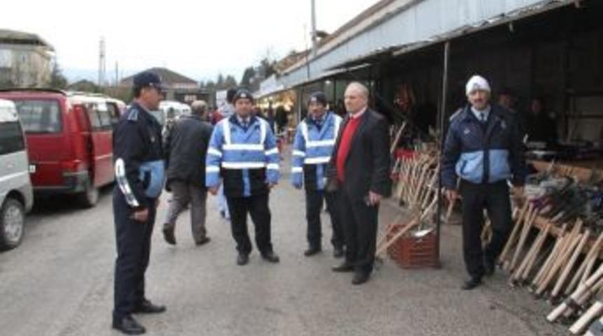 Akyazı Zabıta Ekipleri Denetimlerini S&uuml;rd&uuml;r&uuml;yor