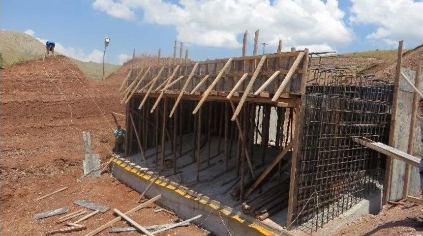 Erzincan&rsquo;a Can Suyu Olacak &Ccedil;adırkaya G&ouml;leti Y&uuml;zde 79 Seviyesine Ulaştı