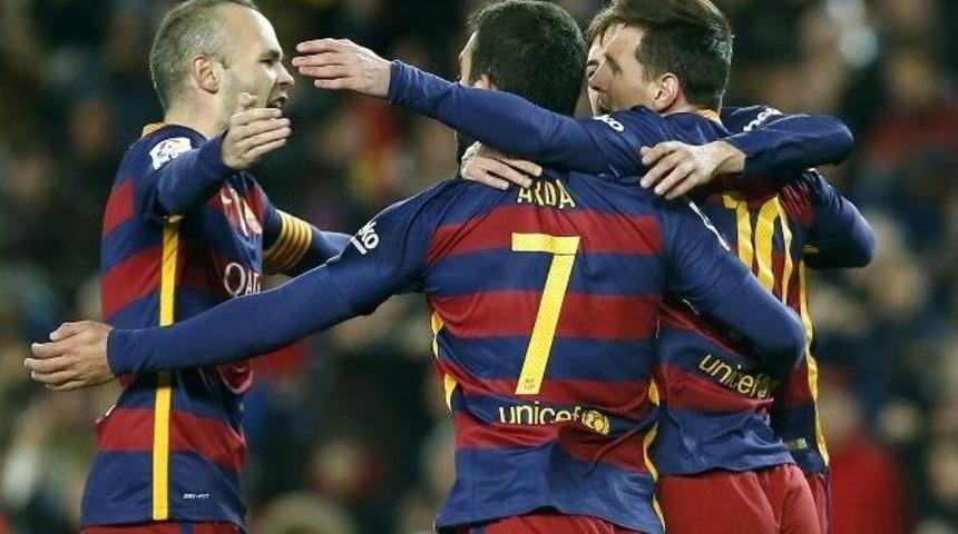 Arda Turan İlk Ma&ccedil;ında Alkış Topladı