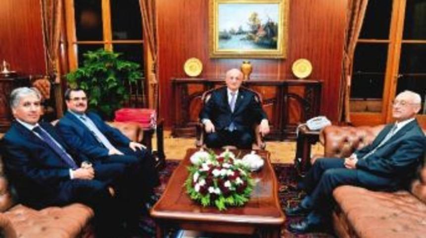 Turgut &Ouml;zal &Uuml;niversitesi&rsquo;nden Meclis Başkanı Kahraman&rsquo;a Ziyaret