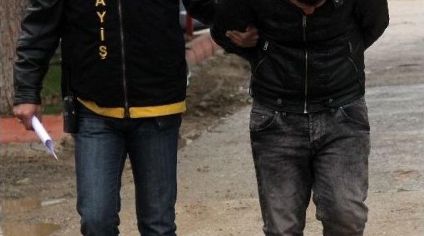 &Ccedil;ocuklarının Vize Parasını Biriktirmek İsteyen Kadına Fuhuş Yaptıran Zanlı Yakalandı